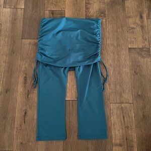 Prana Teal Activewear Capri Legging with rouched skirt
